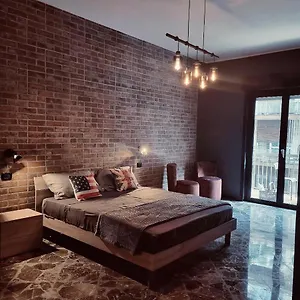 The Loft 27 , Bari Italia