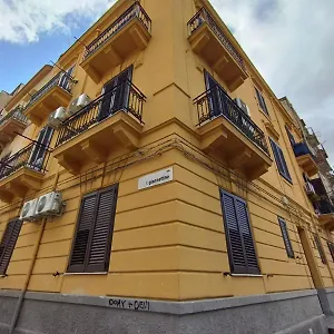Triscele House , Palermo Italia